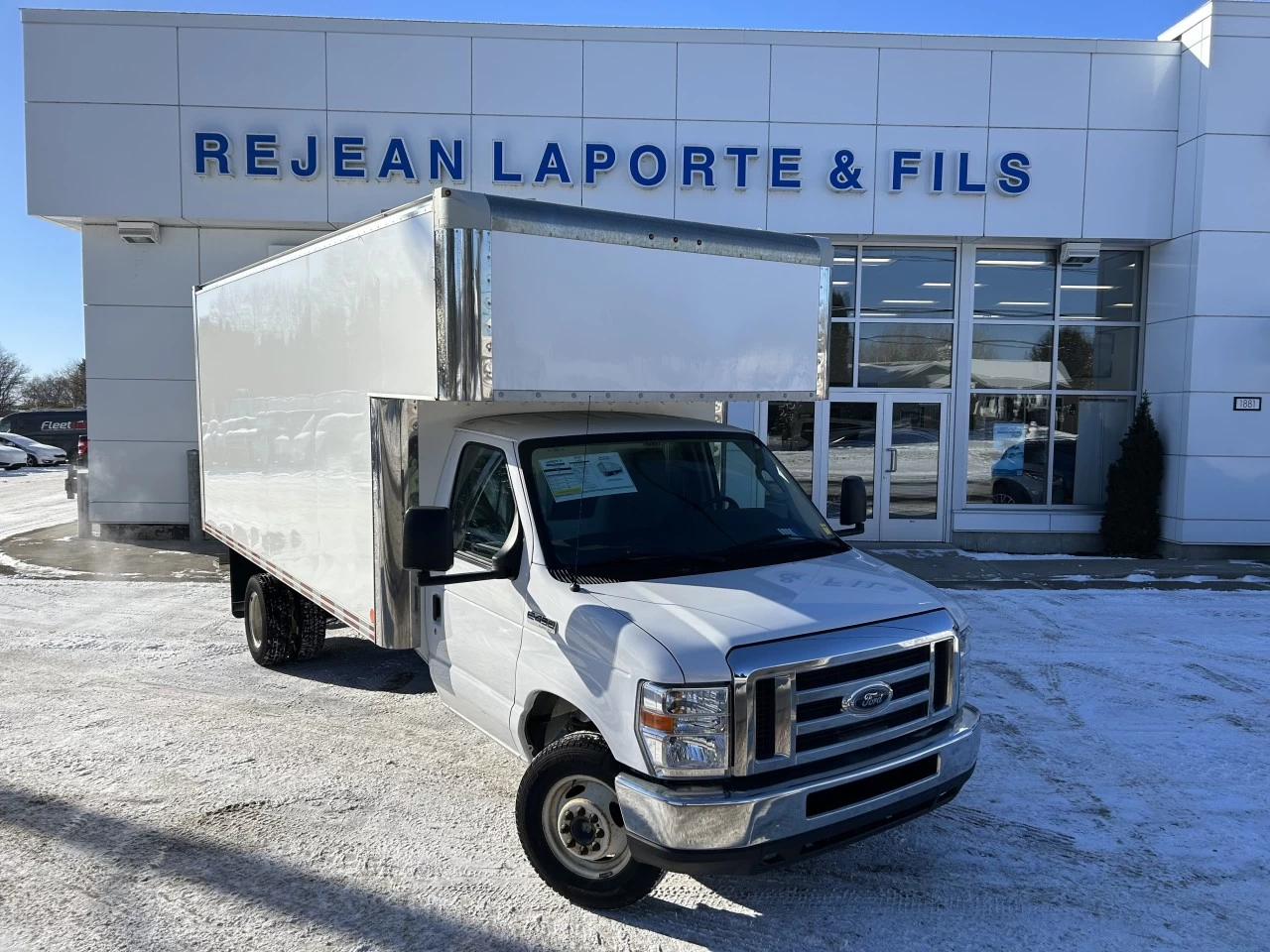 2019 Ford SÉrie E tronquÉ E-450 DRW WB Main Image