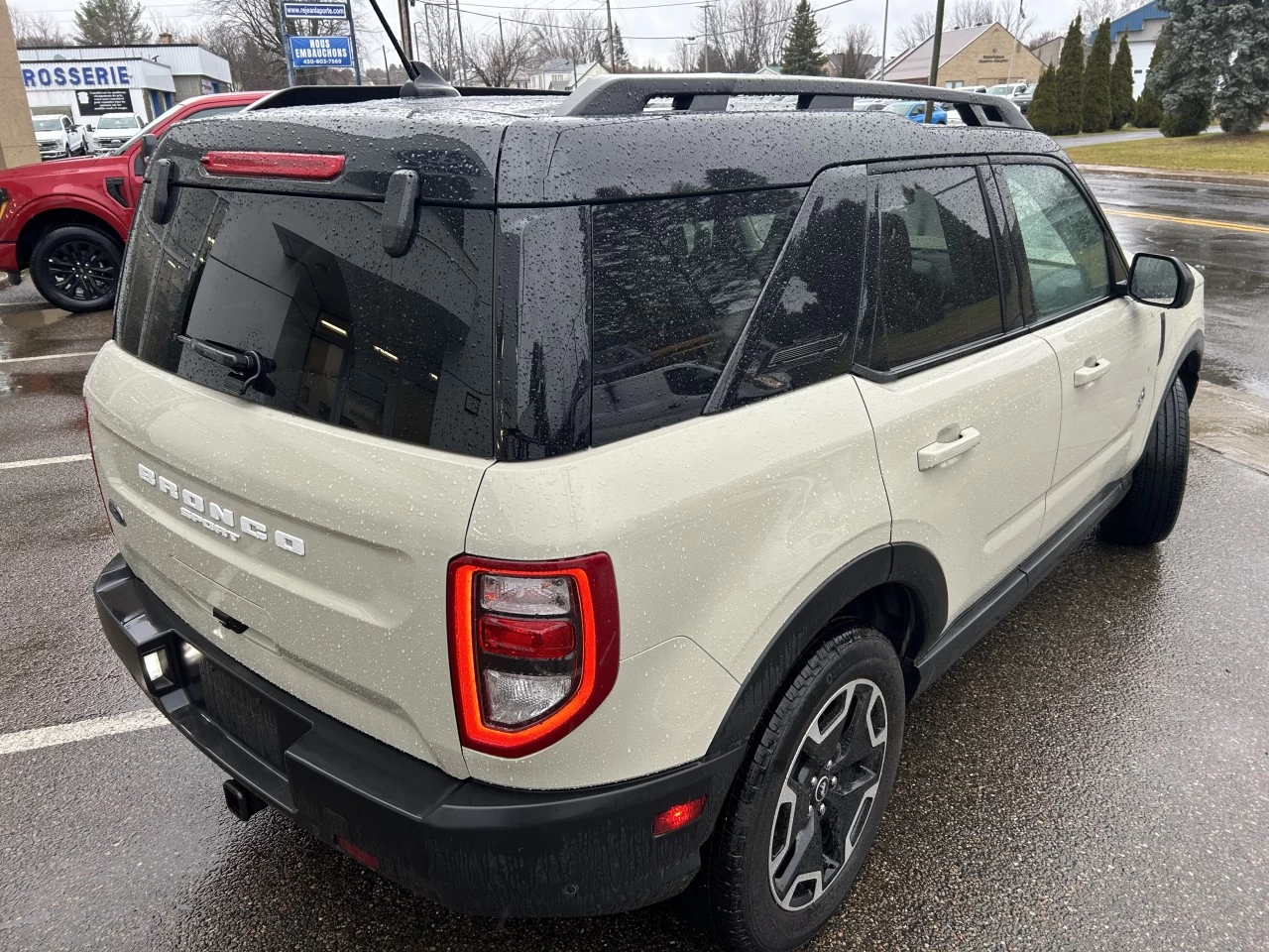 2024 Ford Bronco Sport Outer Banks Main Image