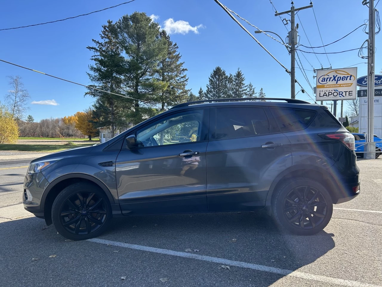 2017 Ford Escape SE Main Image