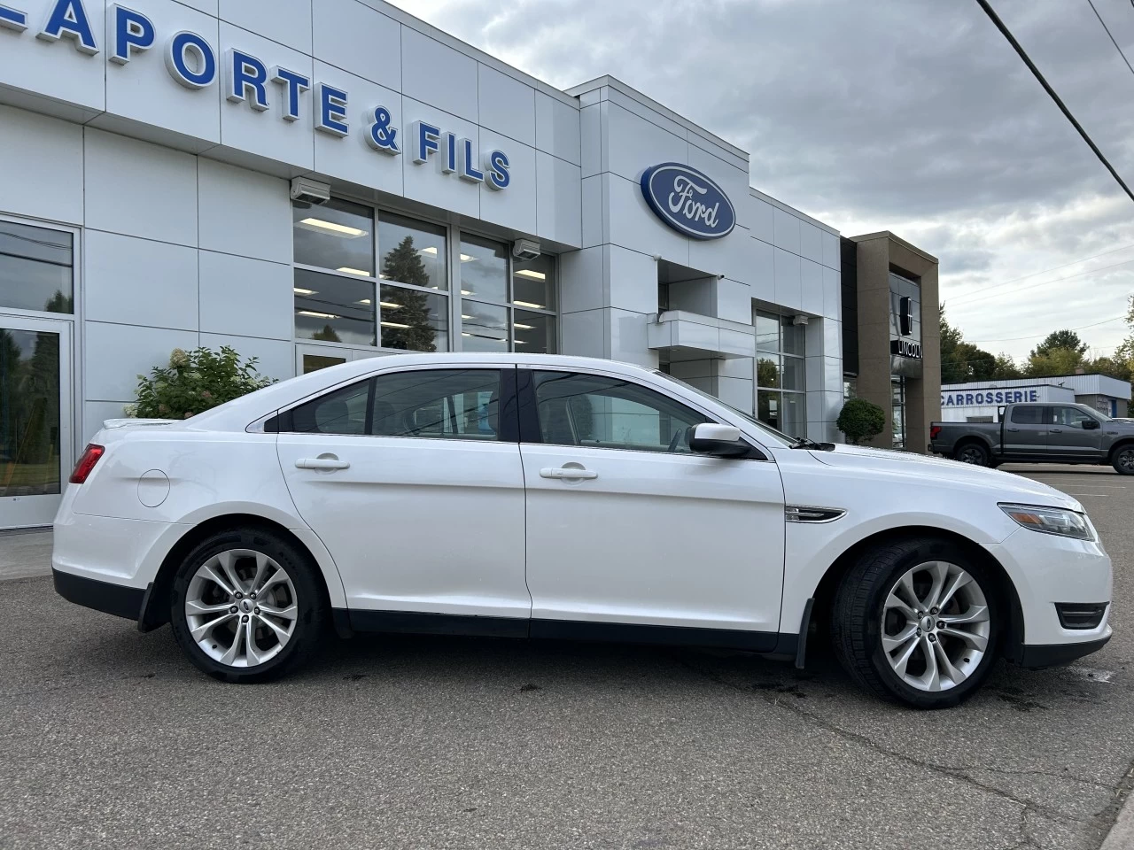 2013 Ford Taurus SEL Image principale