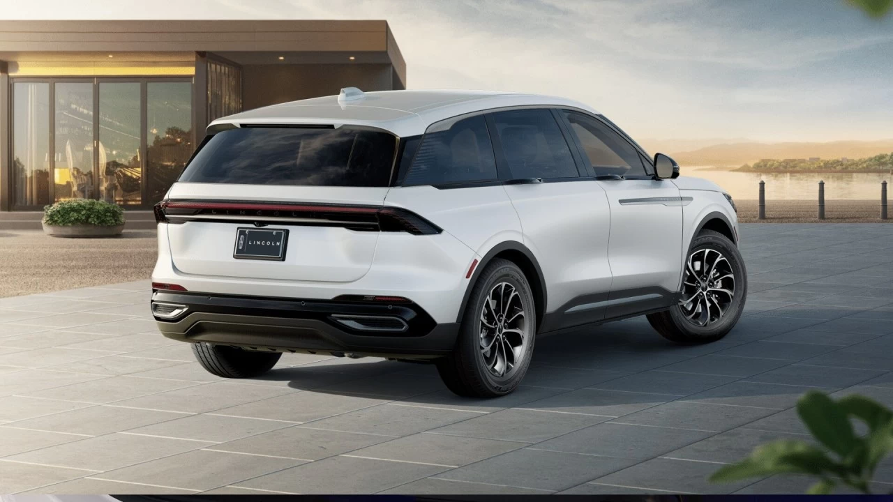 2025 Lincoln Nautilus Premiere AWD Main Image