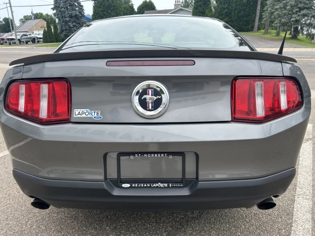 Ford Mustang V6 2012
