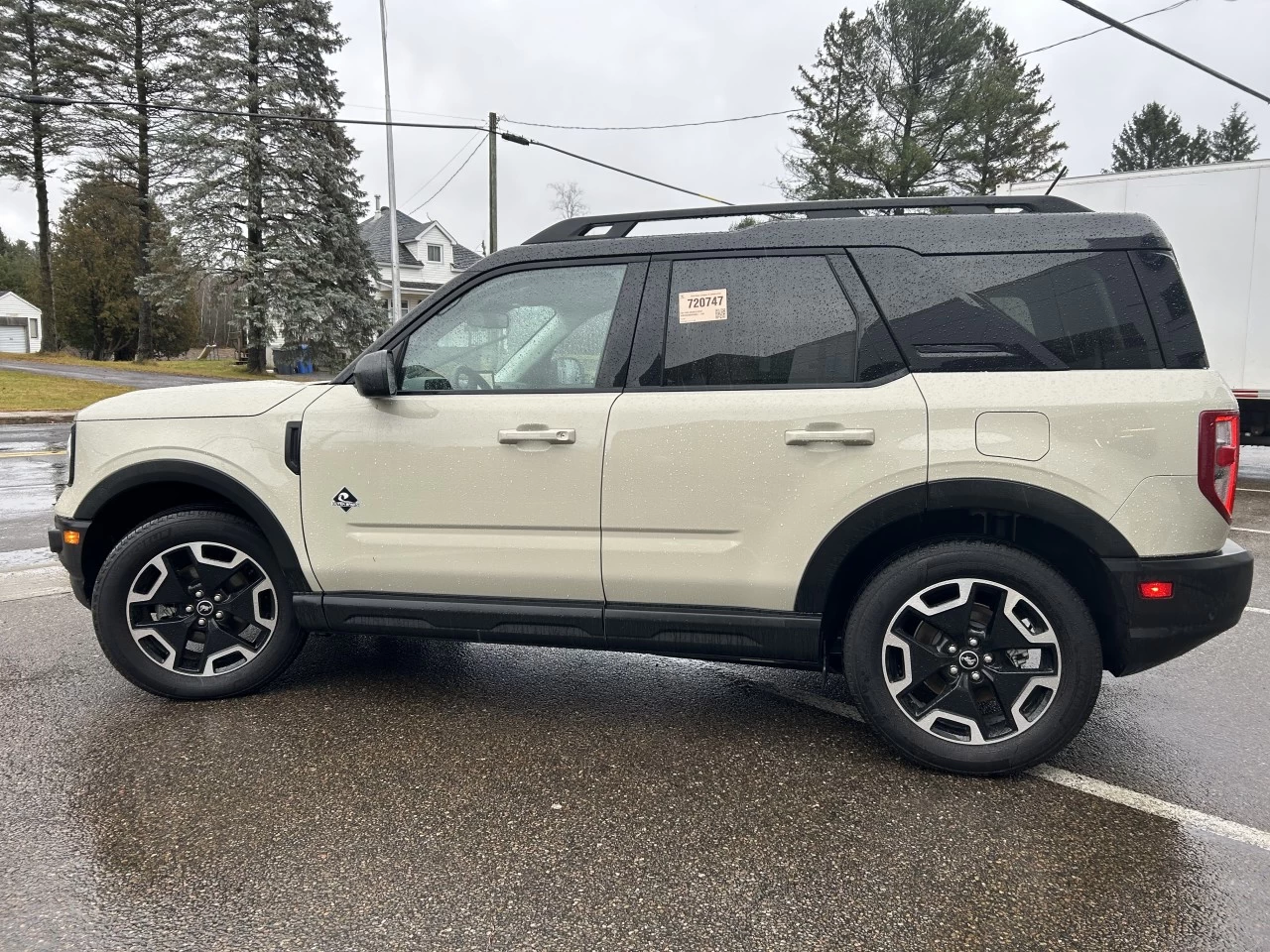 2024 Ford Bronco Sport Outer Banks Main Image