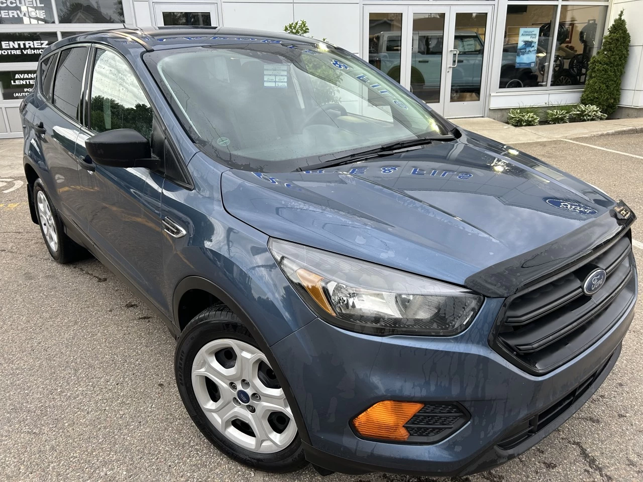 2018 Ford Escape S Image principale