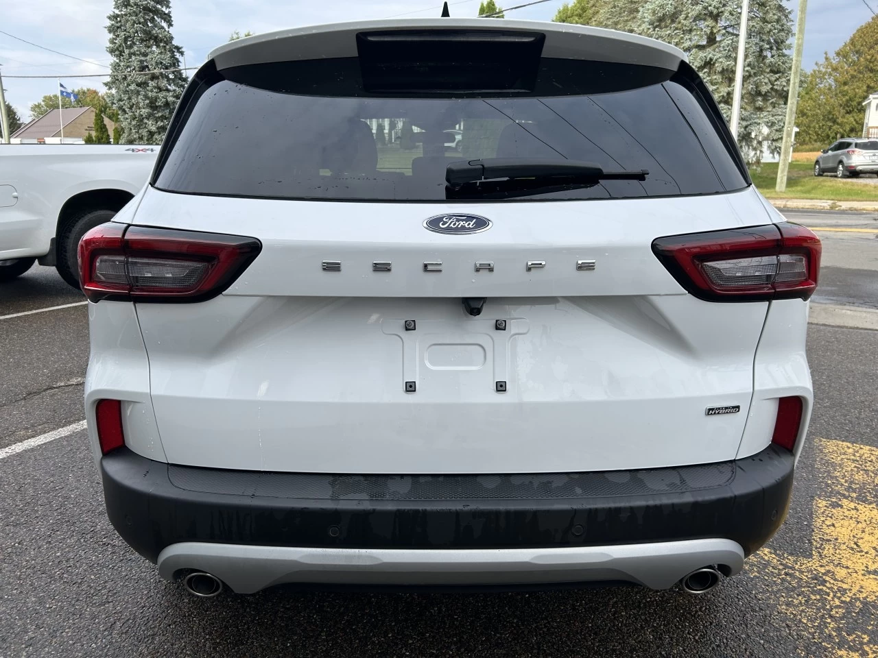 2023 Ford Escape PHEV https://www.rejeanlaportelincoln.com/resize/b990ff35b810a3abc0cc817b2ca24889-1