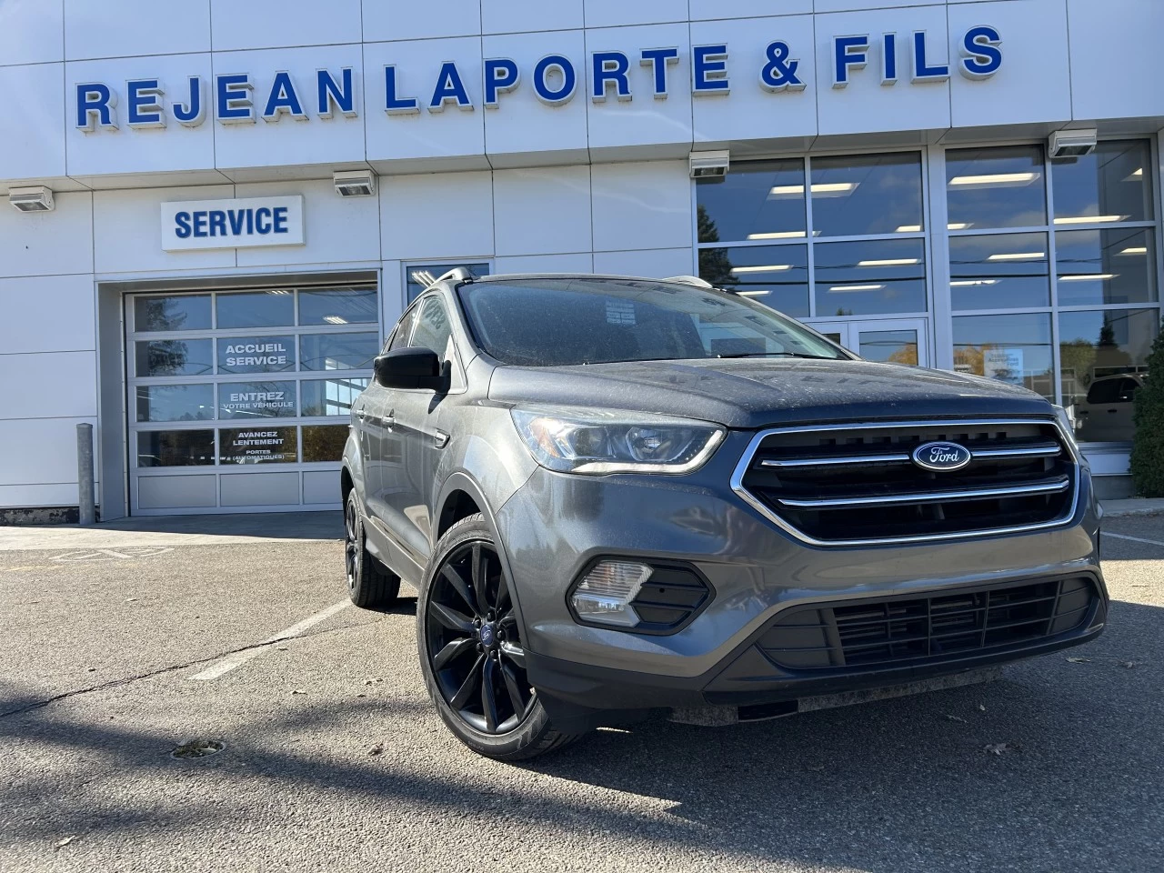 2017 Ford Escape SE Main Image