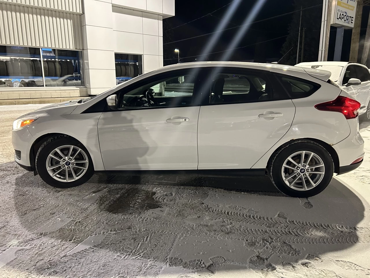 2017 Ford Focus SE Main Image