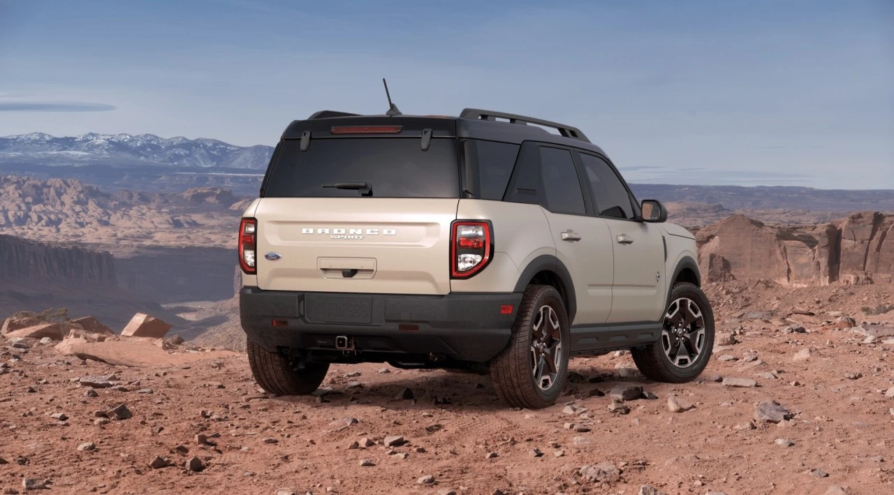 2024 Ford Bronco Sport Outer Banks Main Image