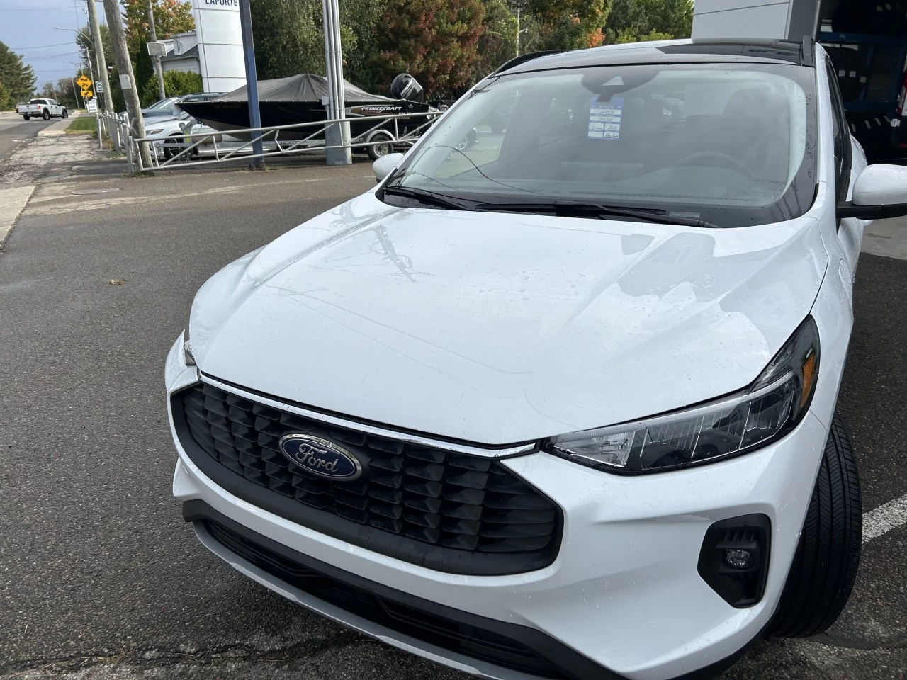 2023 Ford Escape PHEV https://www.rejeanlaportelincoln.com/resize/b990ff35b810a3abc0cc817b2ca24889-1