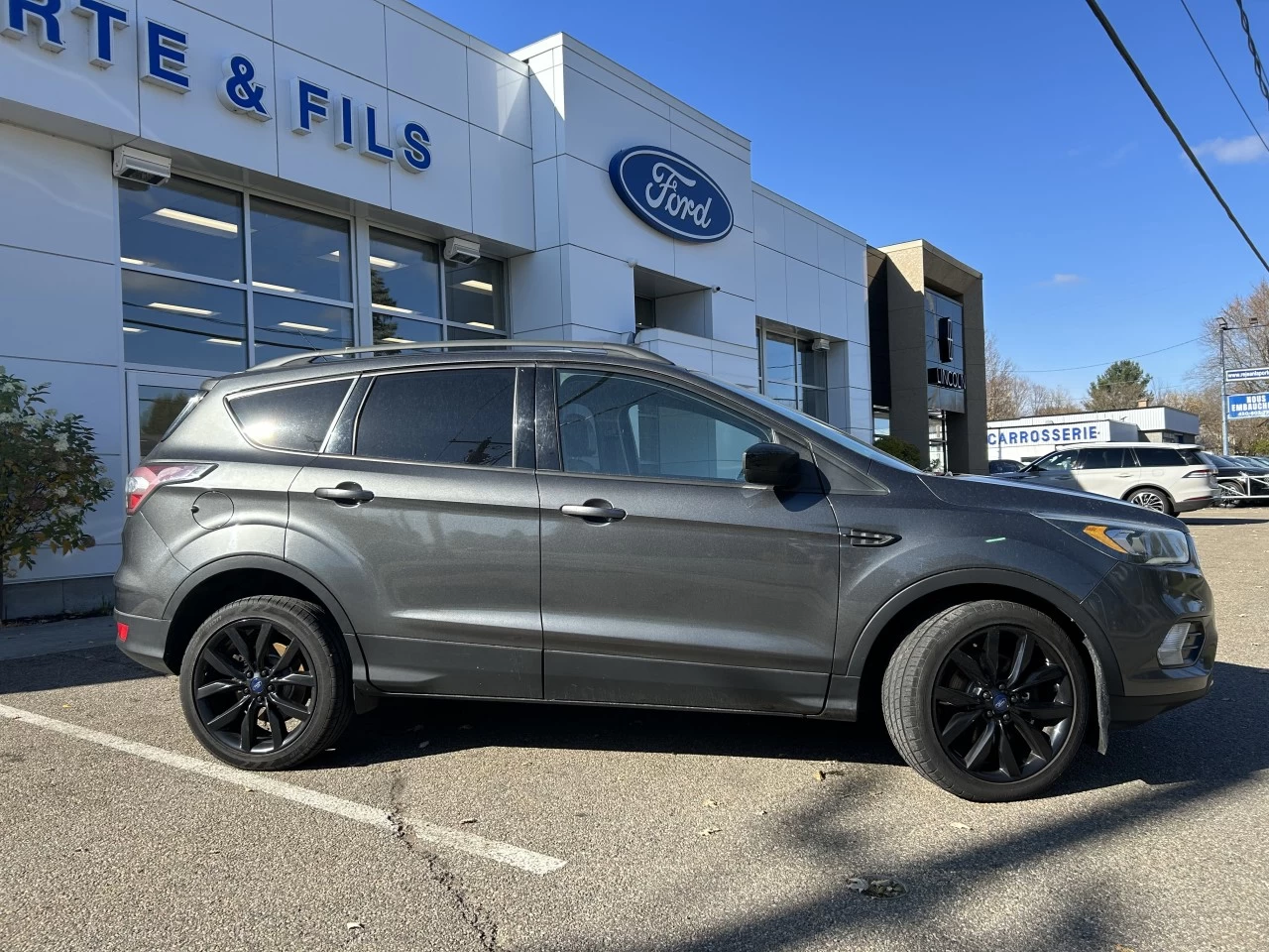 2017 Ford Escape SE Main Image