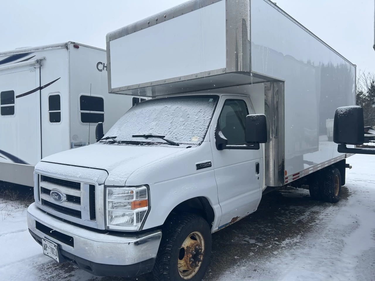 2017 Ford CoupÉ Econoline Commercial E-450 Super Duty DRW Main Image