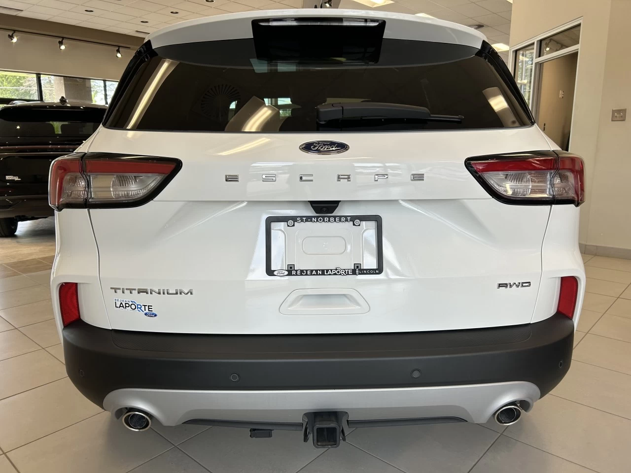 2022 Ford Escape Titanium AWD https://www.rejeanlaportelincoln.com/resize/b990ff35b810a3abc0cc817b2ca24889-1