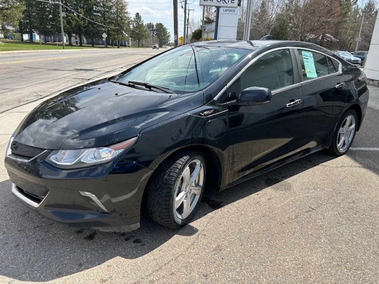 2017 Chevrolet Volt LT https://www.rejeanlaportelincoln.com/resize/b990ff35b810a3abc0cc817b2ca24889-1